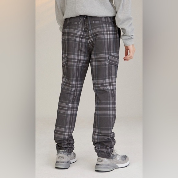 NEW PacSun Men’s Grey Plaided Nylon Cargo Pants Sz Small - Picture 2 of 13